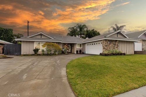 130 N Lohrum Ln, Anaheim, CA, 92807-3114 | Card Image