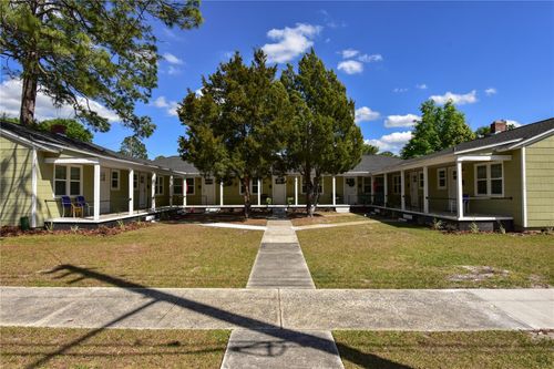 1028 Ne 3rd Ave, GAINESVILLE, FL, 32601-5703 | Card Image