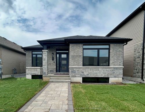 77 Athabaska Dr, Belleville, ON, K8N0T1 | Card Image