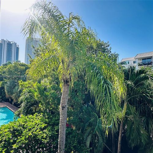 3311-17125 N Bay Rd, Sunny Isles Beach, FL, 33160-3447 | Card Image