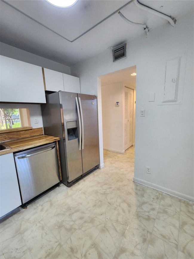 APT-211 - 3341 Nw 47 Th Ter, Condo with 1 bedrooms, 2 bathrooms and null parking in Lauderdale Lakes FL | Image 35