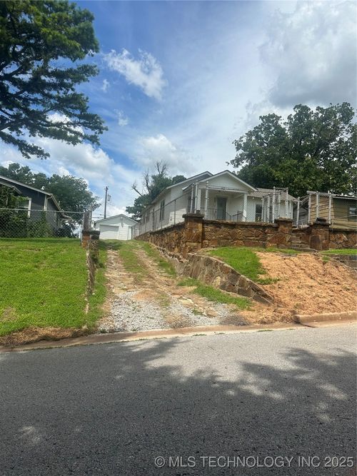 518 N Franklin Ave, Sand Springs, OK, 74063-6765 | Card Image