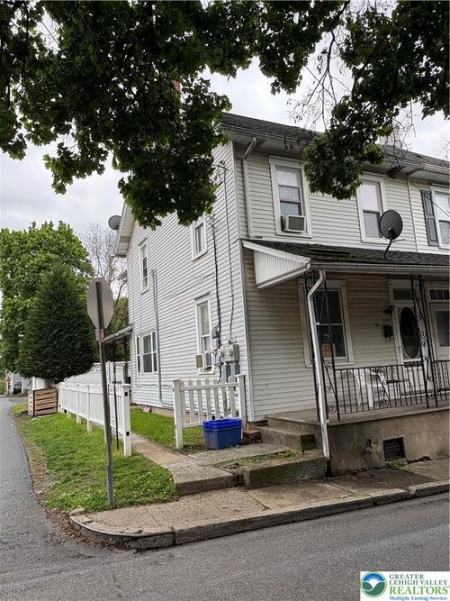 119 School St, CATASAUQUA, PA, 18032-1965 | Card Image