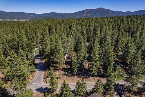 10581 Martis Valley Road, Truckee, CA, 96161 | Card Image