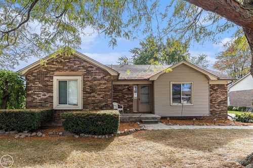 41146 Justin Dr, Clinton Township, MI, 48038-2071 | Card Image