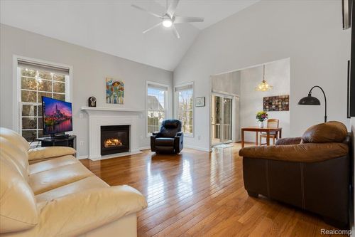 34652 Rosebud Ln, Richmond, MI, 48062-5542 | Card Image