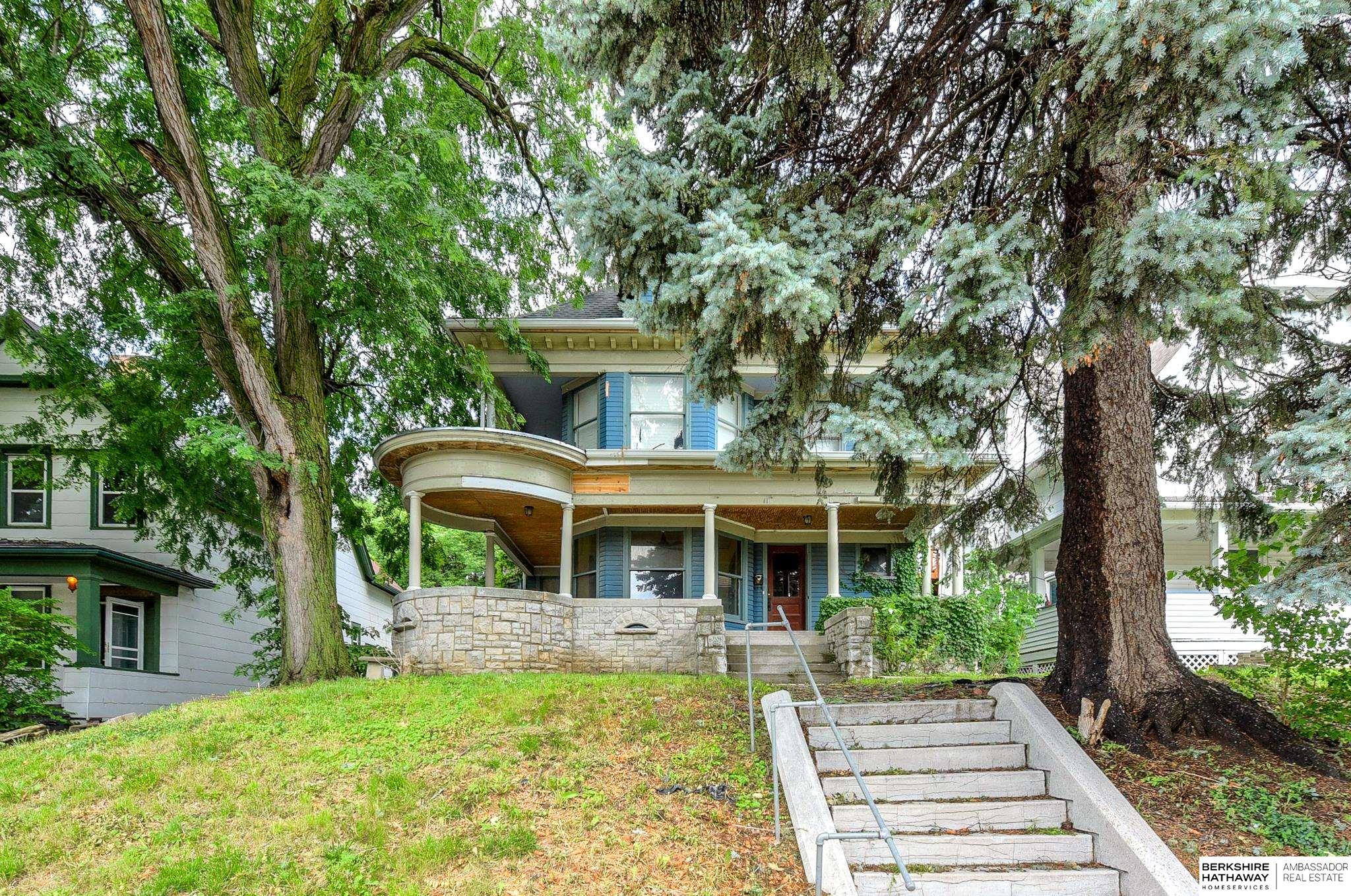 30th Ave, Omaha, NE 68105