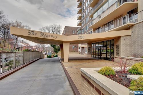 2150 Center Ave, Fort Lee, NJ, 07024-5806 | Card Image