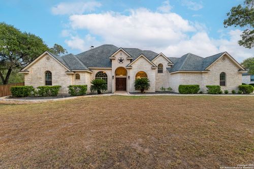 140 Legacy Trail Dr, La Vernia, TX, 78121-5681 | Card Image