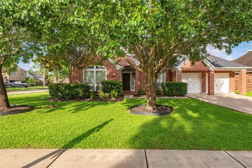 101 Arbor Springs Ln, Dickinson, TX, 77539-6147 | Card Image