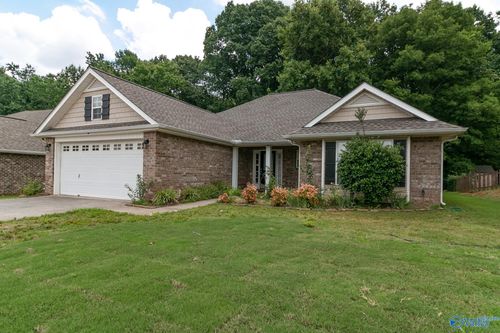 124 Wittington Ln, Madison, AL, 35758-8567 | Card Image
