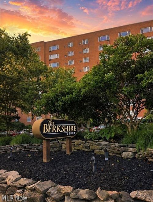 602-11820 Edgewater Dr, Lakewood, OH, 44107-1793 | Card Image