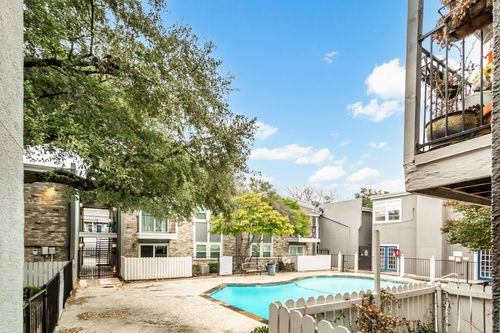 231-6061 Milton St, Dallas, TX, 75206-4421 | Card Image