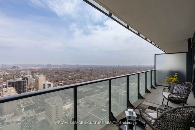 2805 - 185 Roehampton Ave, Condo with 2 bedrooms, 1 bathrooms and null parking in Toronto ON | Image 17