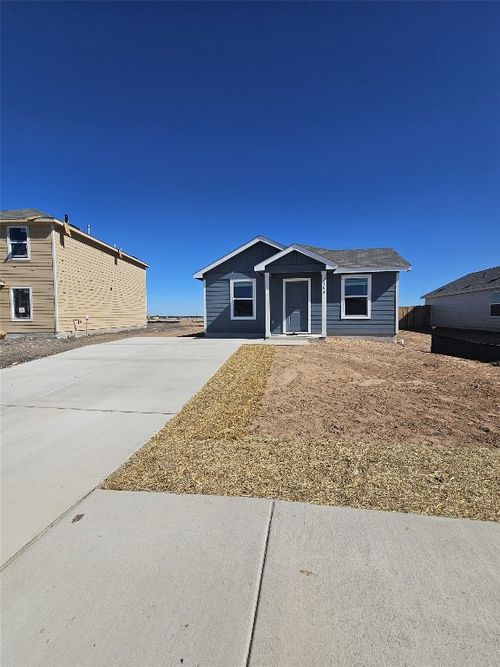 2304 Blizzard Dr, Lockhart, TX, 78644-5323 | Card Image