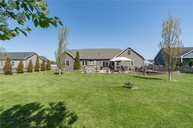 210 Funnycide Dr, House other with 5 bedrooms, 3 bathrooms and null parking in Sackets Harbor NY | Image 4