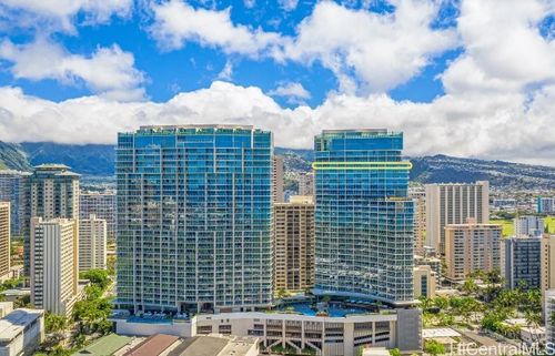 fl-34th-2139 Kuhio Ave, Honolulu, HI, 96815-2378 | Card Image