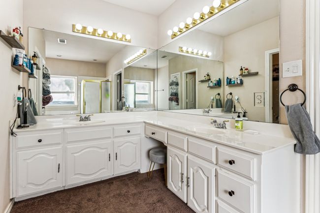 Dual sinks and vanities | Image 16