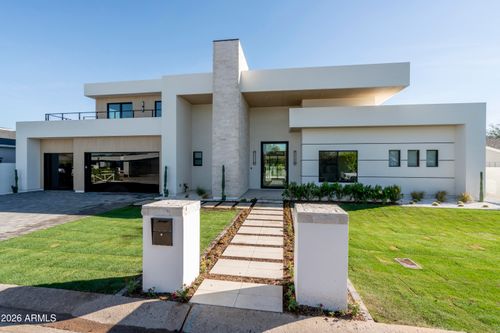 3923 E Heatherbrae Dr, Phoenix, AZ, 85018-4812 | Card Image