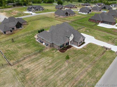 8318 E 107th Street, House other with 4 bedrooms, 3 bathrooms and null parking in Owasso OK | Image 3