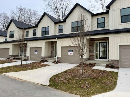 19-1980 S Shorewoods Ln, Holland, MI, 49423-4314 | Card Image