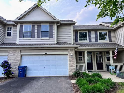 2209 Sunrise Cir, Aurora, IL, 60503-6759 | Card Image