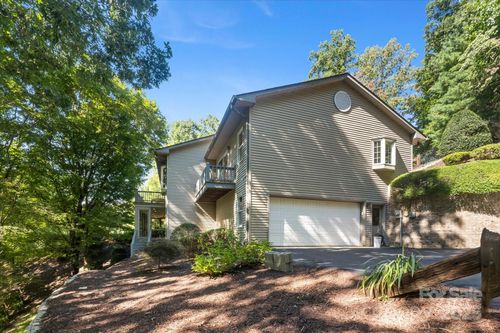 2240 E Cumming Woods Ln, Hendersonville, NC, 28739-8829 | Card Image