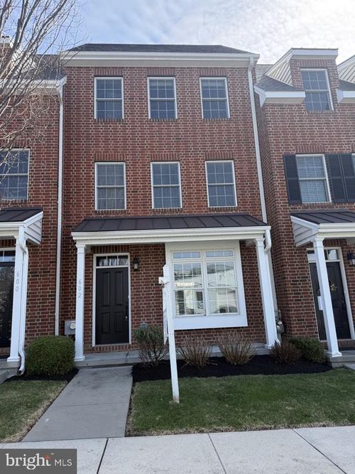 602 D St, KENNETT SQUARE, PA, 19348-3273 | Card Image