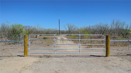 162 Fm 2049, Three Rivers, TX, 78071-2201 | Card Image