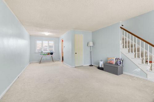 913 Raynor Ave, Joliet, IL, 60435-4652 | Card Image