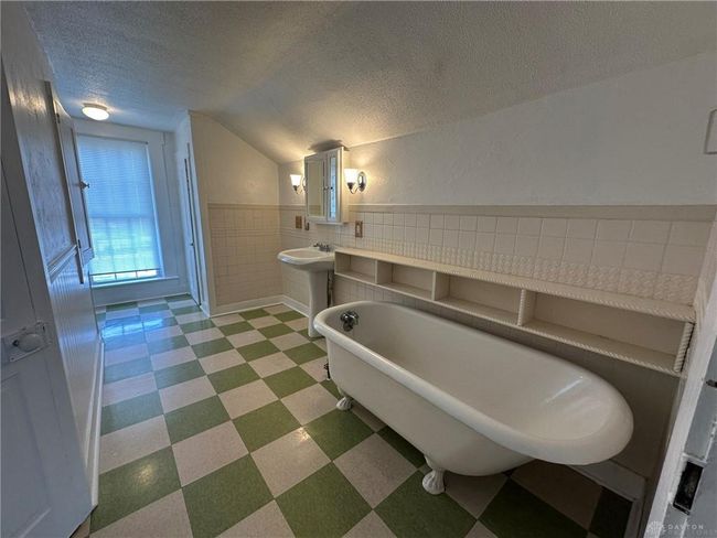 3155 S State Route 48, House other with 4 bedrooms, 3 bathrooms and null parking in Ludlow Falls OH | Image 26