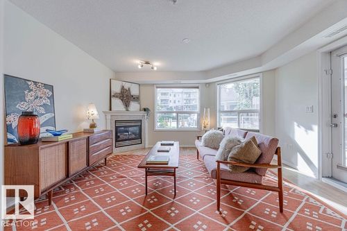 102-9008 99 Ave Nw, Edmonton, AB, T5H4M6 | Card Image