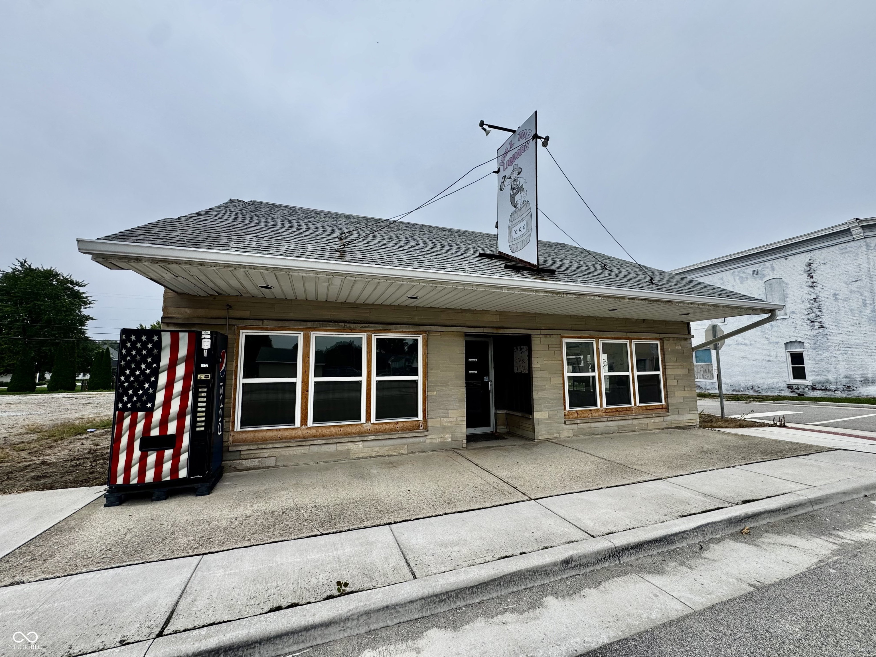 108 N Cross St, Waveland, IN 47989