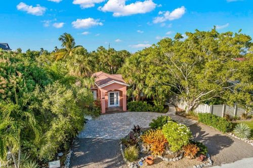235 Grant Dr, SARASOTA, FL, 34236-2028 | Card Image