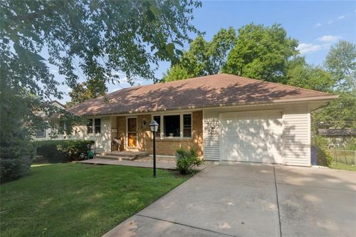 9346 Mackey St, Overland Park, KS, 66212-3230 | Card Image