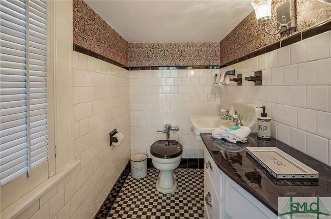 624 E Victory Dr, House other with 8 bedrooms, 5 bathrooms and null parking in Savannah GA | Image 19