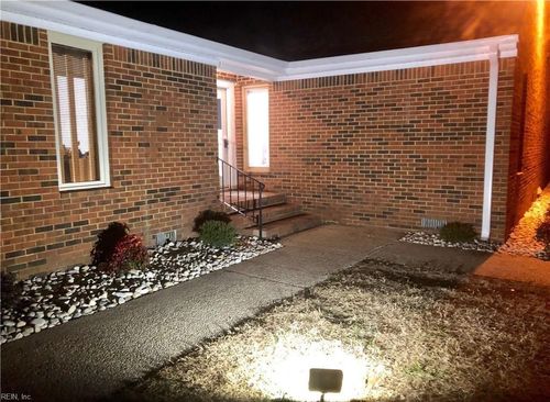 8-1613 S Church St, Smithfield, VA, 23430-1864 | Card Image