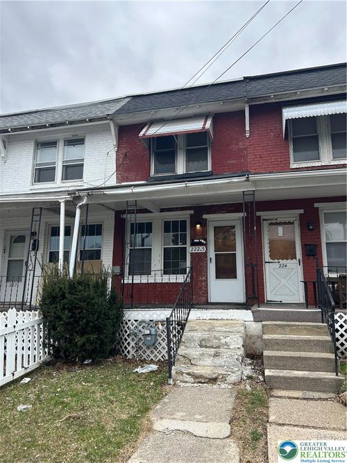 222 Clearfield St, Freemansburg, PA, 18017-7208 | Card Image