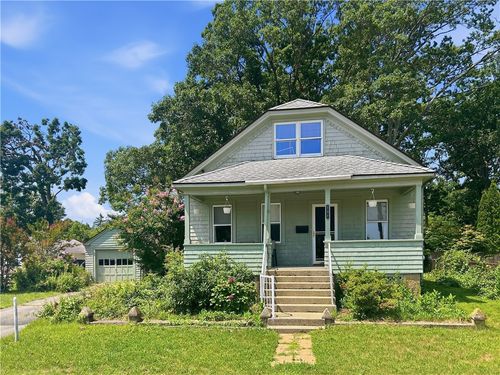 131 Welfare Ave, Warwick, RI, 02888-2326 | Card Image