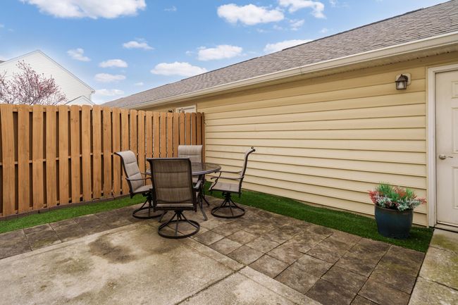 5724 Colts Gate Dr, Condo with 2 bedrooms, 3 bathrooms and null parking in New Albany OH | Image 26