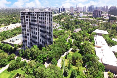 2104-121 N Post Oak Lane, Houston, TX, 77024 | Card Image