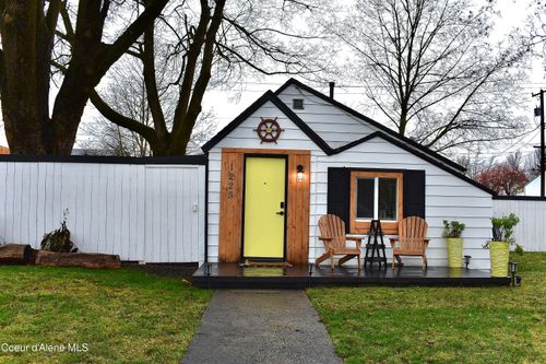 1223 N 1st St, Coeur D Alene, ID, 83814-3202 | Card Image