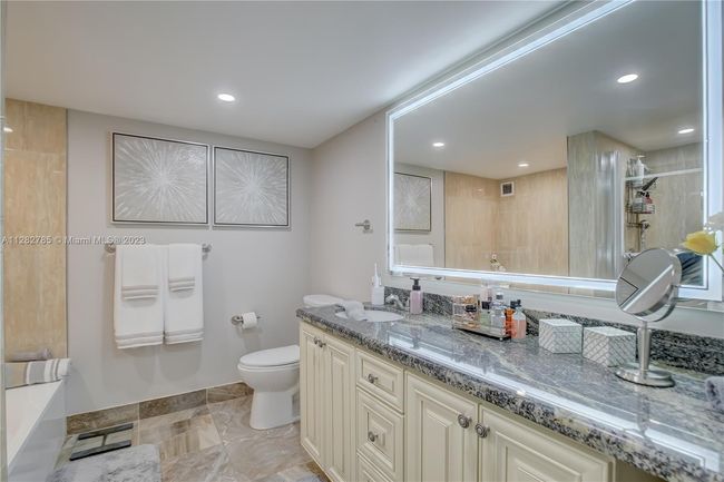 231 - 600 Parkview Dr, Condo with 3 bedrooms, 2 bathrooms and null parking in Hallandale Beach FL | Image 28