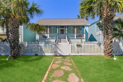 Your charming 1897 Galveston Cottage awaits - just a block from the Seawall. | Image 1