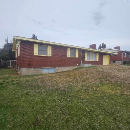 704 Euclid St, Grandview, WA, 98930 | Card Image