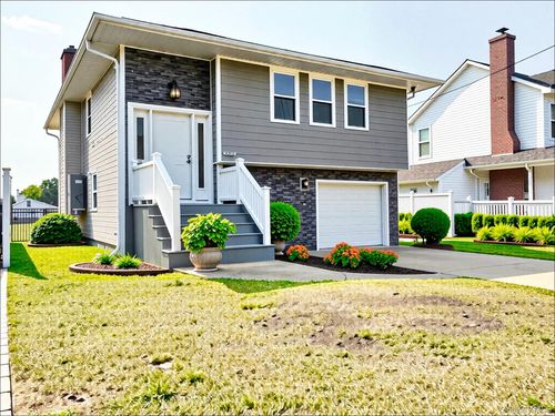 248 E Shore Rd, Lindenhurst, NY, 11757-5910 | Card Image