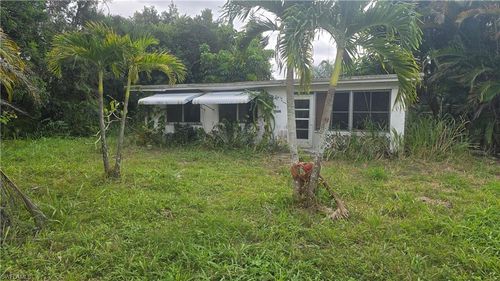 337 Sacramento St, NORTH FORT MYERS, FL, 33903-2825 | Card Image