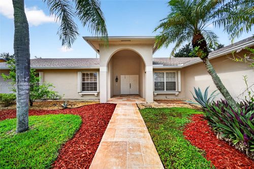 19960 Nw 2nd St, Pembroke Pines, FL, 33029-3306 | Card Image