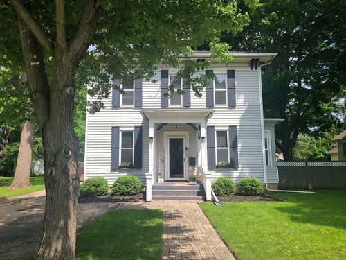 313 4th St, Oregon, IL, 61061-1803 | Card Image