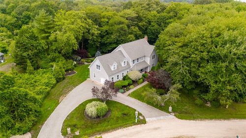 15 Kendall Ct, Narragansett, RI, 02882-3950 | Card Image